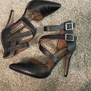 Steve Madden Black leather heel, size 6